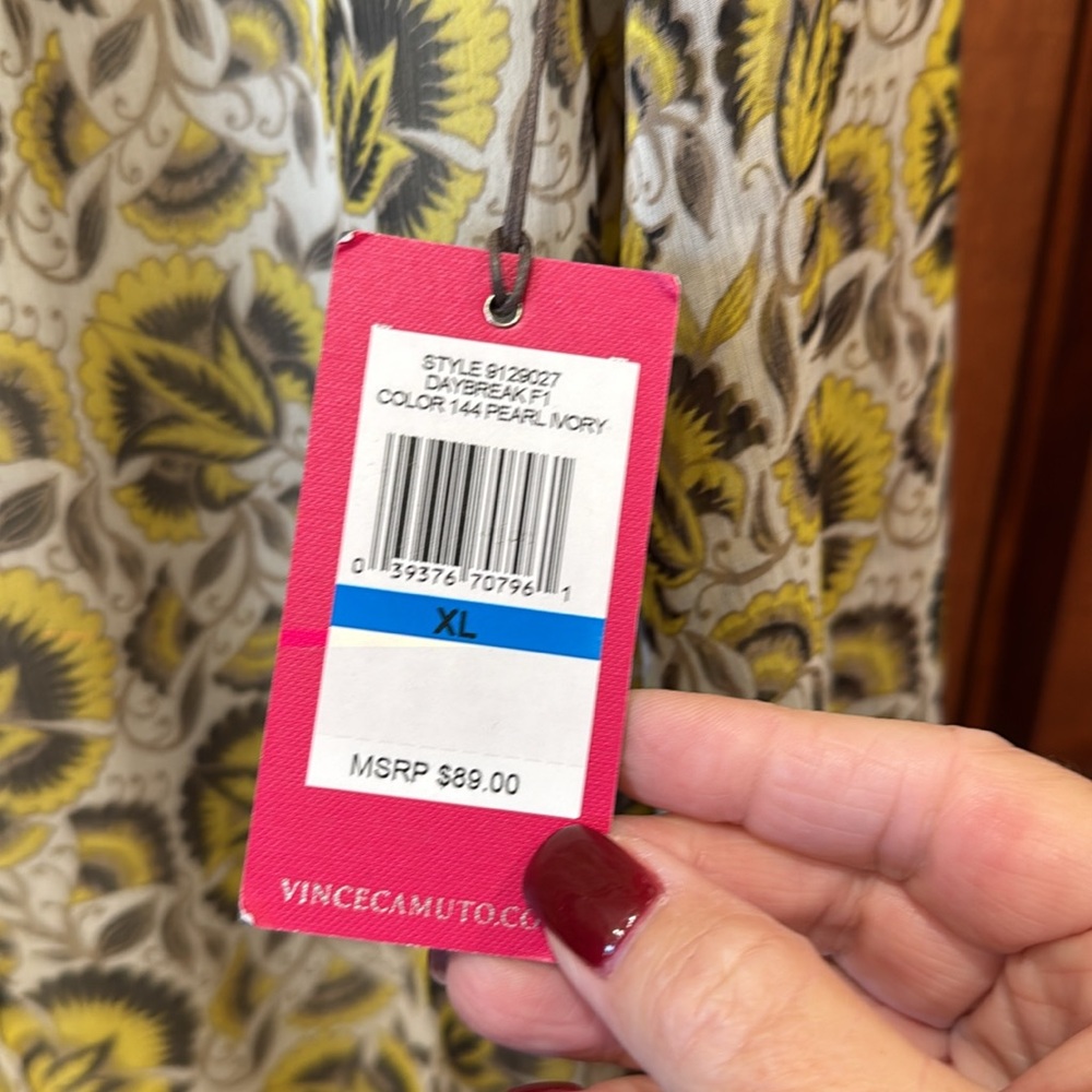 Vince Camuto blouse - Picture 3 of 8